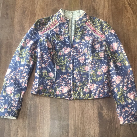 Quilted Floral Jacket 🌸 - Picture 2 of 8